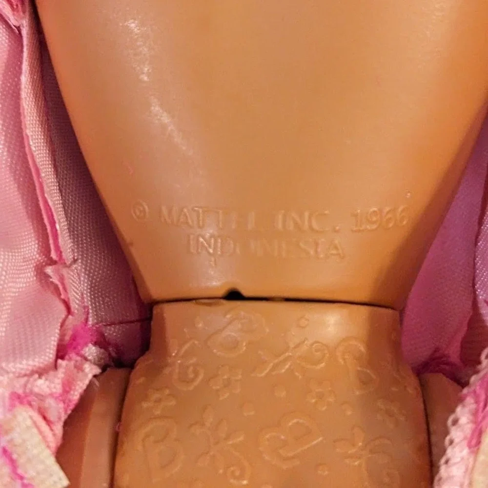 Vintage 1998 Royal Princess Barbie Pink Dress Gold Dots Brunette Mattell